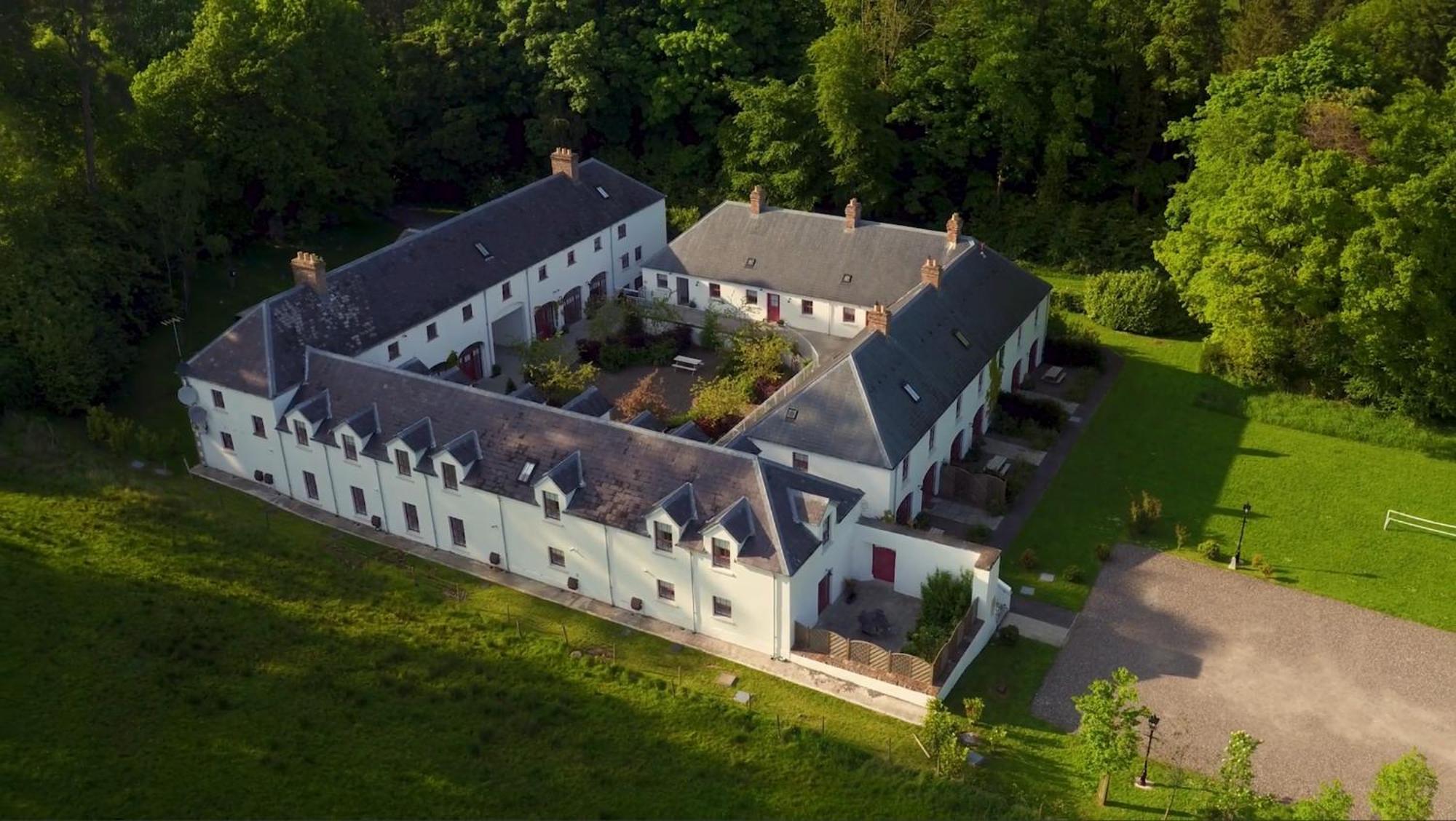 הוילה Glaslough Old Stable Mews Castle Leslie מראה חיצוני תמונה